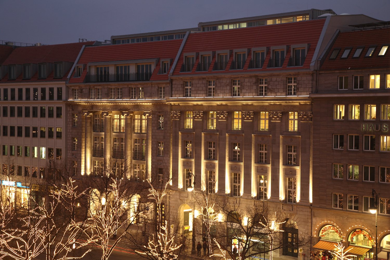 Unter den Linden 26-30 - Straßenansicht  (© J. Hohmuth)